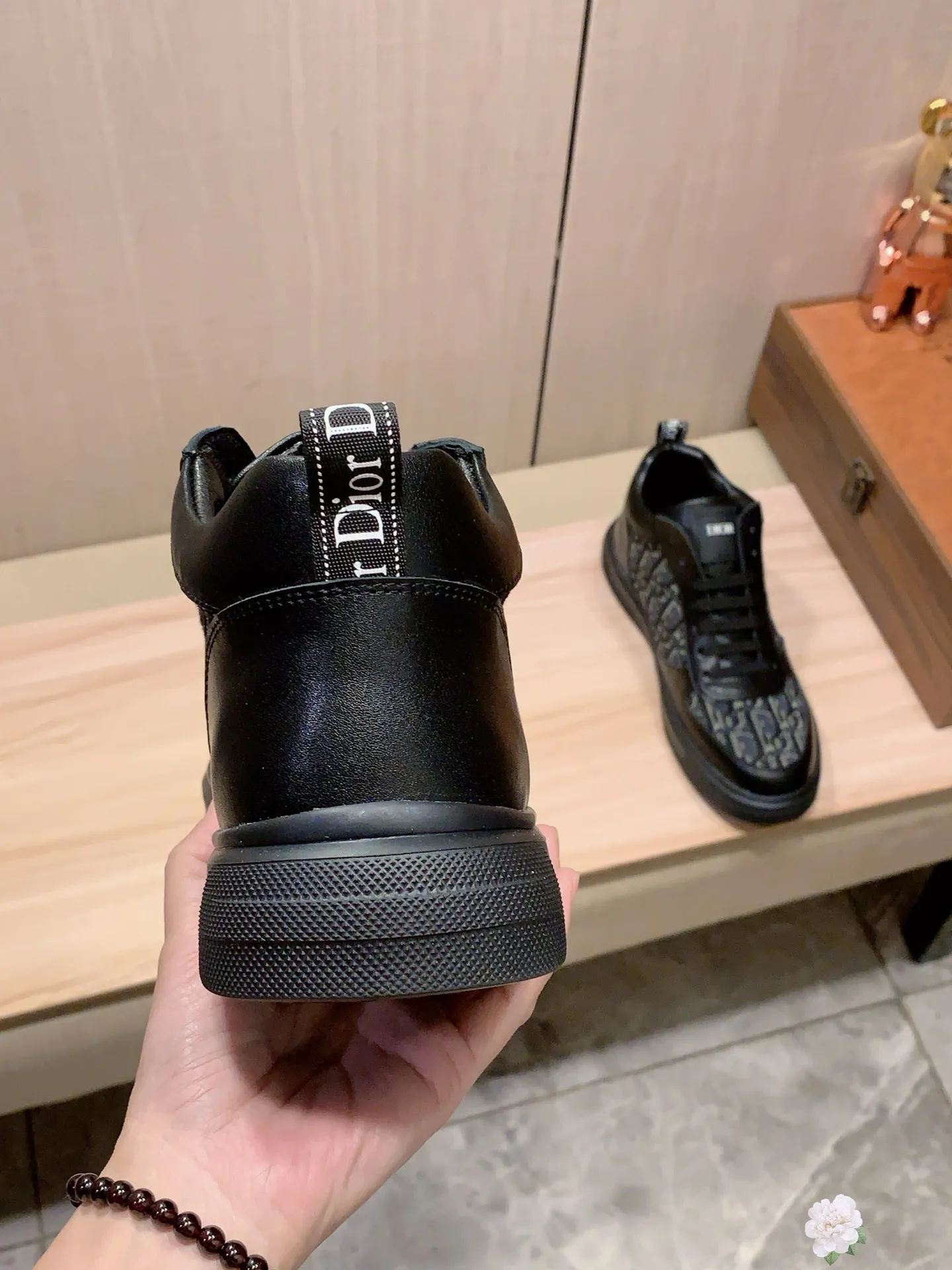 Men's Men's Shoes💰442💰💰🎩🎩[Lightning][Lightning] "Dior DIOR*" The latest and most popular casual shoes, top brand [seduce] luxury ~ purchasing agency, top ~ quality. [Strong] The upper is made of imported breathable cowhide with material ➕ breathable sheepskin feet (•) and fine workmanship. The original stylish and stylish soft rubber wear-resistant and non-slip outsole is light and comfortable on the feet. The real thing looks better when photographed in person. 111: code: 38-44, 3️⃣ colors selected